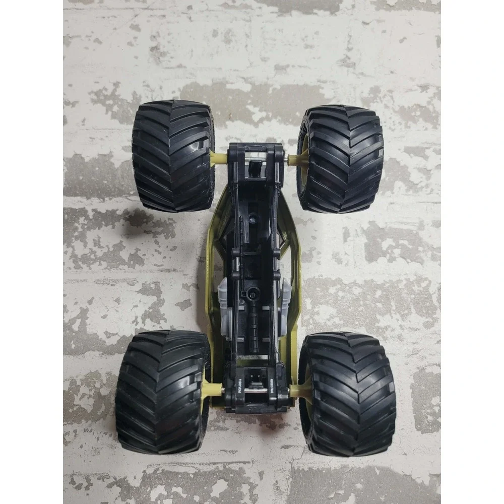 Lot of 3 Monster Jam Trucks Gravedigger, Earth Shaker,‎ Soldier Fortune